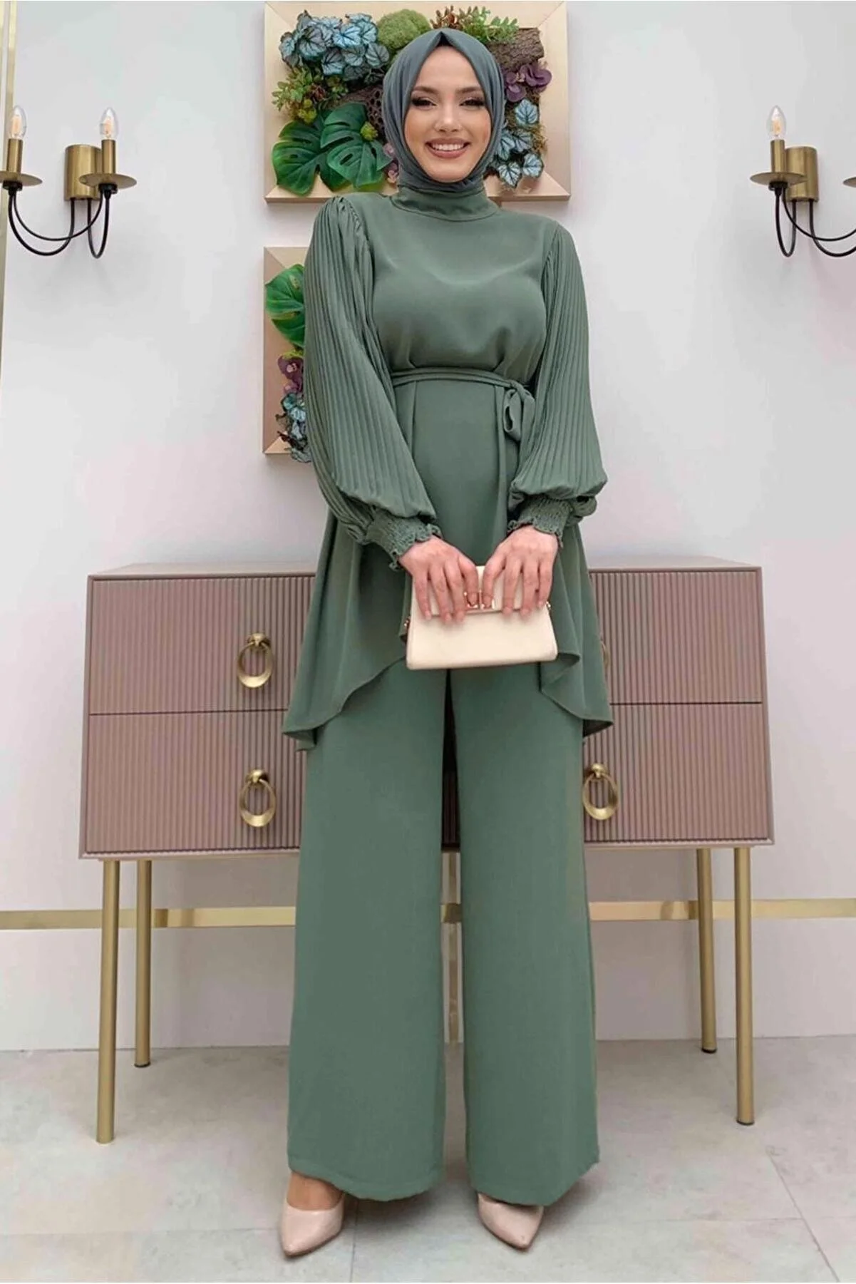 Sleek and Stylish: TRENDTESETTÜR Women's Pantsuit T5348 for a Trendy Look