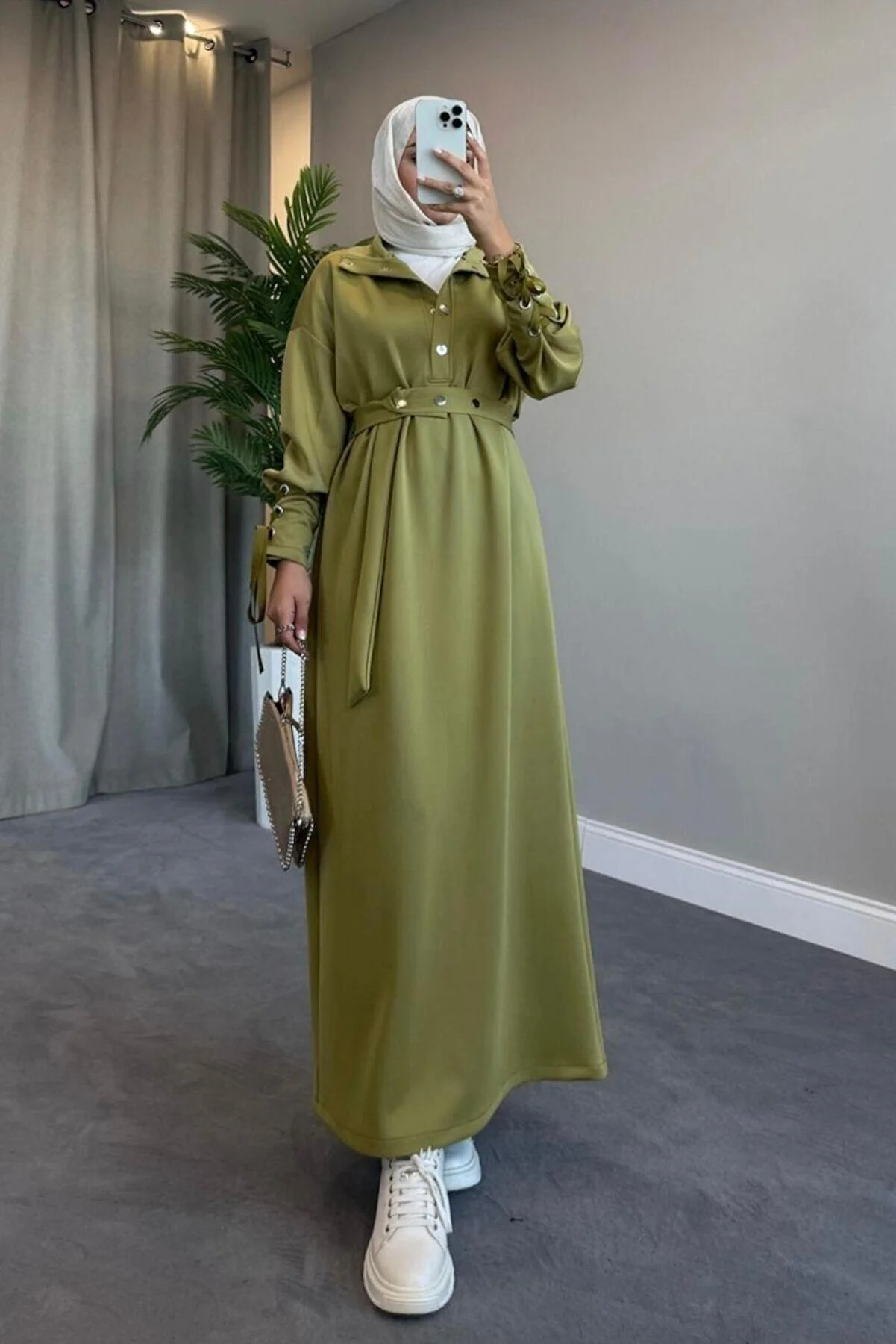 Elegance in Motion: Alice Scuba Dress 2061 - A Stylish Maxi Dress with Unique Features