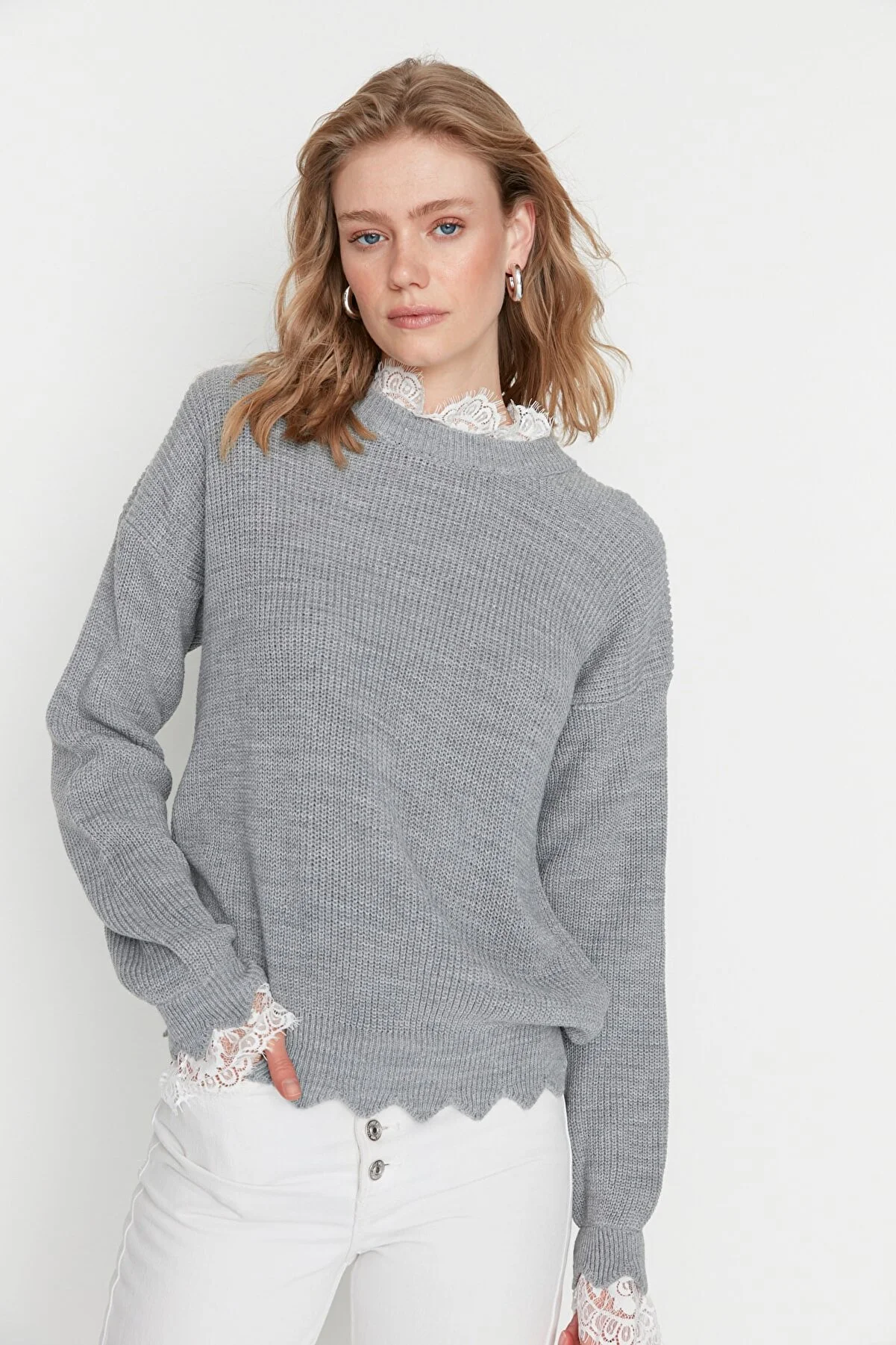 Lace and Tulle Knit Sweater TWOAW22KZ0207
