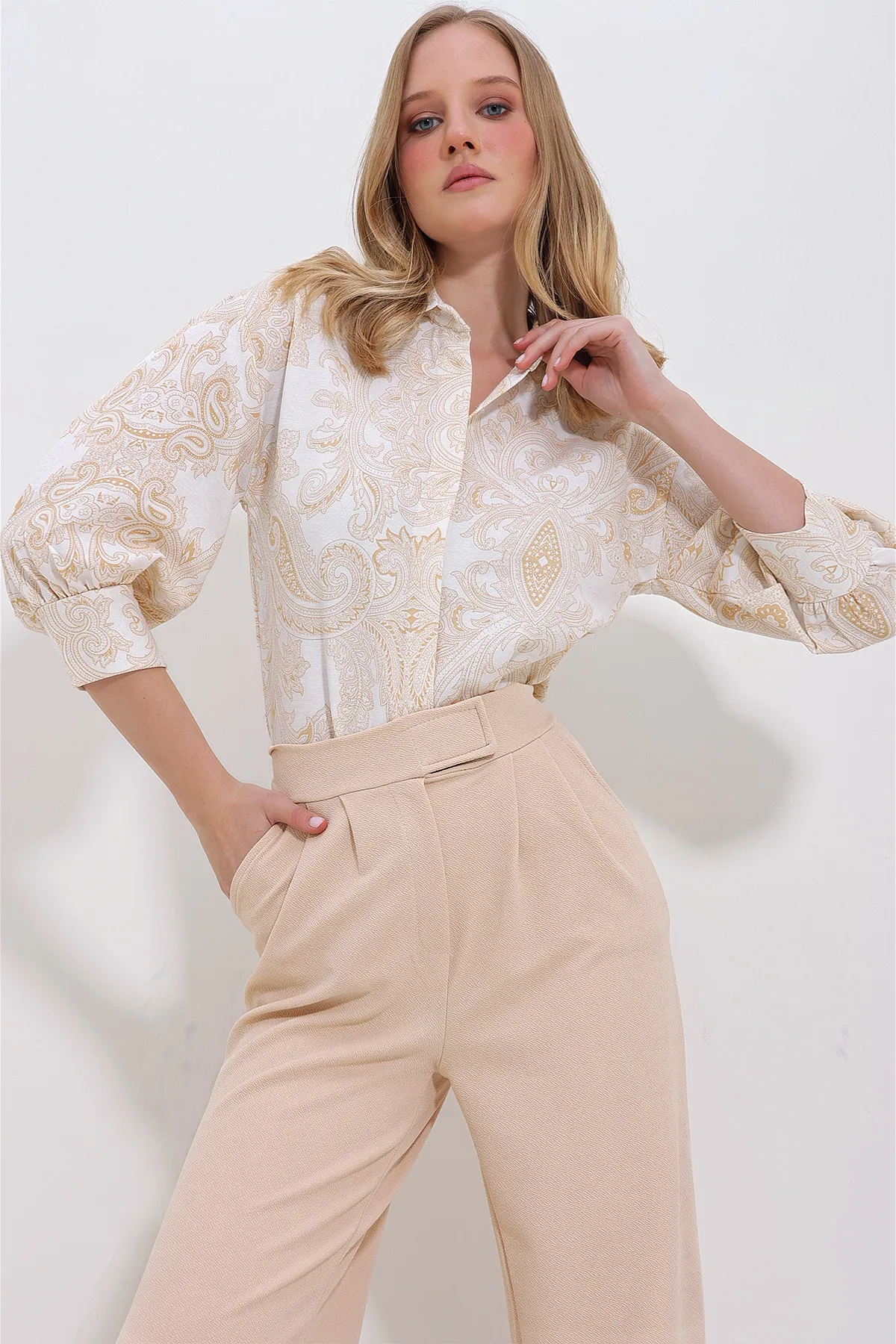 Trend Alaçatı Style Woman Scarf Pattern Balloon Sleeve Linen Shirt ALC-X11330