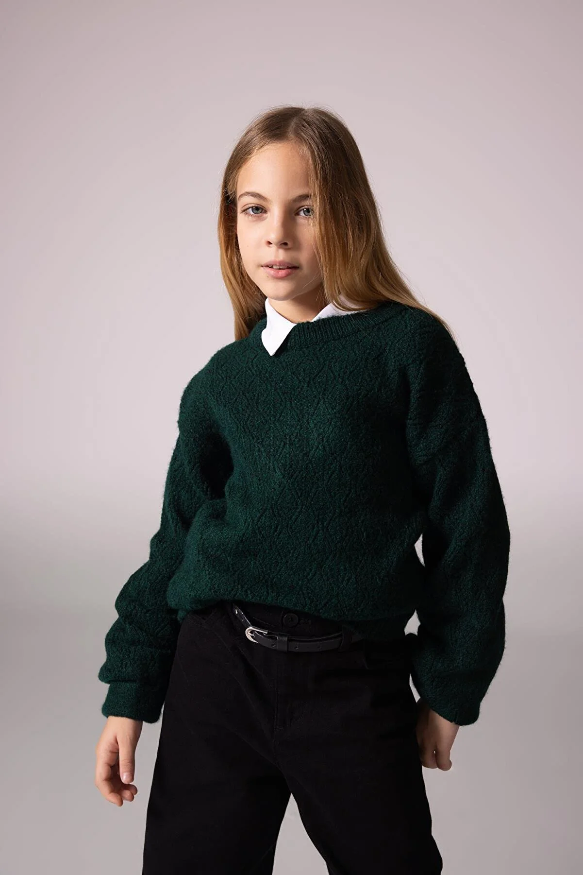 "Defacto Girls' Regular Fit Turtleneck Sweater (B3865A823WN)"