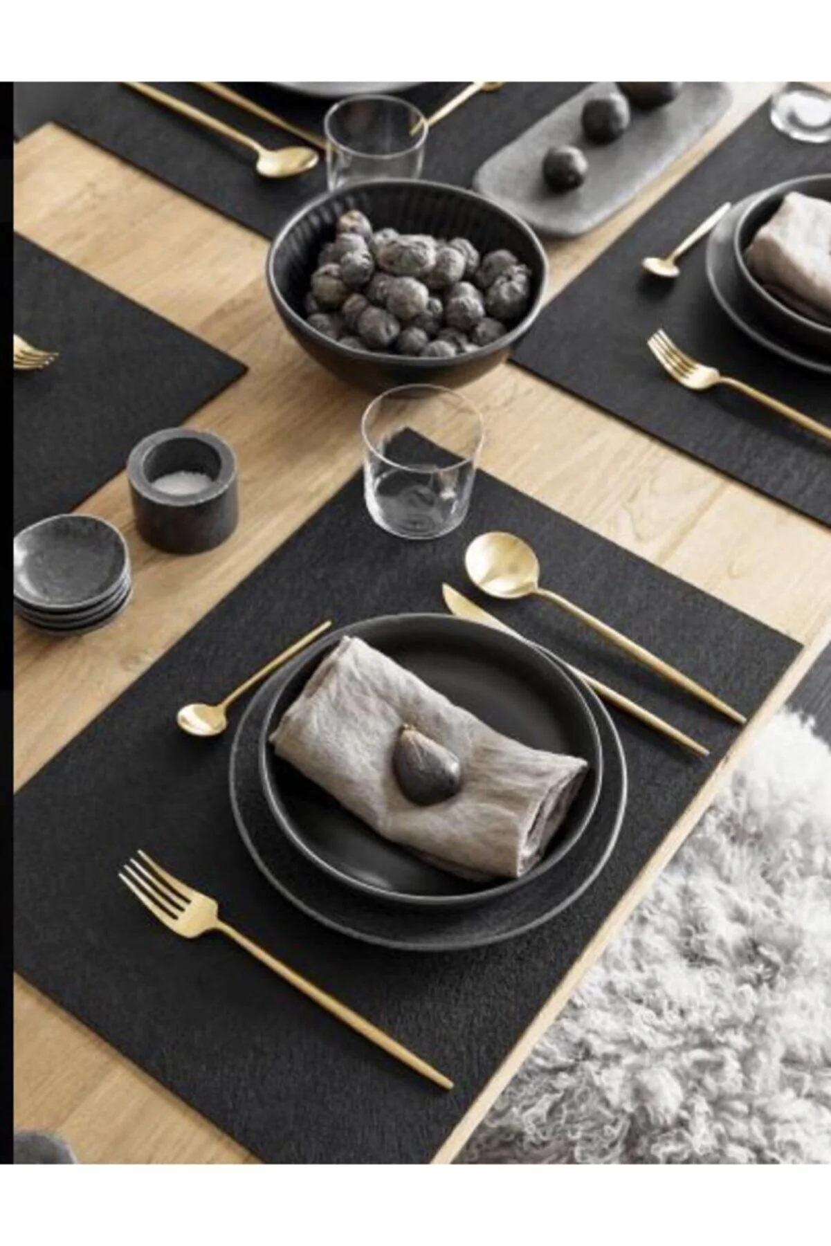Yumak Decor Group 6-Person 12-Piece Dark Grey Faux Leather American Table Setting Placemats